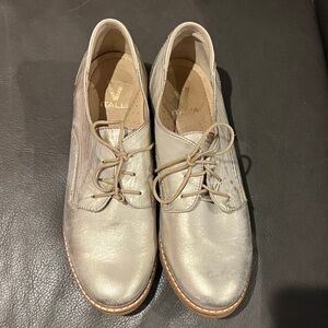 V Italia Women's Silver Leather loafers size 39/ US 7 1/2-8